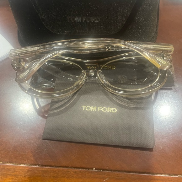 Tom Ford Sunglasses - Picture 5 of 9